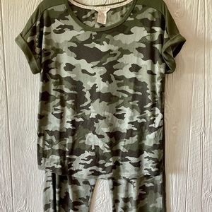 Lucky Brand Women’s Pajama Loungewear Set Size L Camo🌼🌼